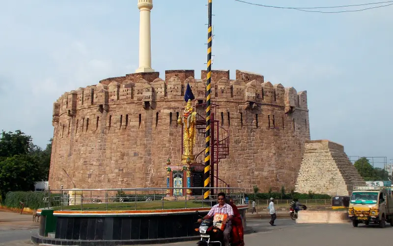 23 - Telugu Talli Statue with Kondareddy Buruju as background